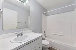 1040 Columbia Ridge Dr, Vancouver, WA 98664 - Photo 9