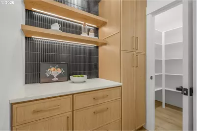 18111 SW Pioneer Ct, Lake Oswego, OR 97034 - Photo 17