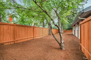 18111 SW Pioneer Ct, Lake Oswego, OR 97034 - Photo 45