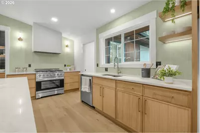 18111 SW Pioneer Ct, Lake Oswego, OR 97034 - Photo 13