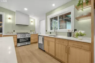 18111 SW Pioneer Ct, Lake Oswego, OR 97034 - Photo 13