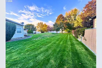 980 W Angus Ave, Hermiston, OR 97838 - Photo 9