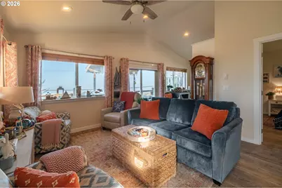 29154 Kerber Dr, Gold Beach, OR 97444 - Photo 9