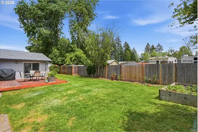 1704 N Meadow Ln, Newberg, OR 97132 - Photo 33