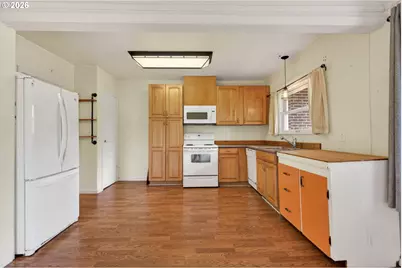 19100 SW Blanton St, Beaverton, OR 97078 - Photo 9