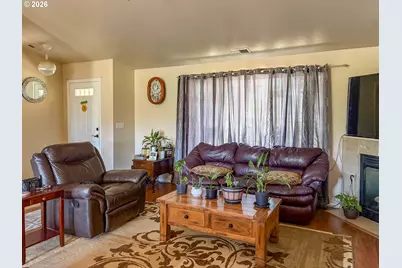 185 SE Lebleu Ln, Winston, OR 97496 - Photo 3