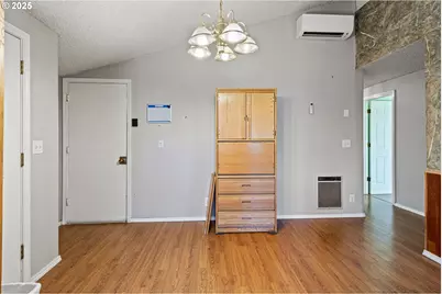 26 E 3rd St, Lowell, OR 97452 - Photo 13