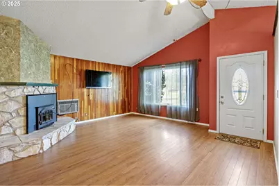 26 E 3rd St, Lowell, OR 97452 - Photo 7