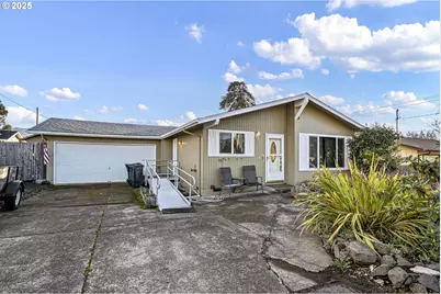 26 E 3rd St, Lowell, OR 97452 - Photo 33