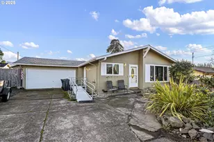 26 E 3rd St, Lowell, OR 97452 - Photo 33