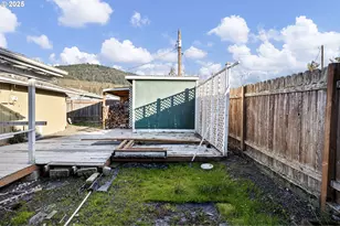 26 E 3rd St, Lowell, OR 97452 - Photo 31