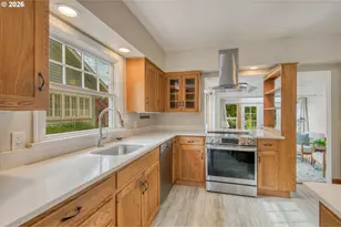 4315 NE Laurelhurst Pl, Portland, OR 97213 - Photo 9