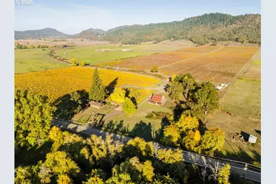 8690 Lookingglass Rd, Roseburg, OR 97471 - Photo 33