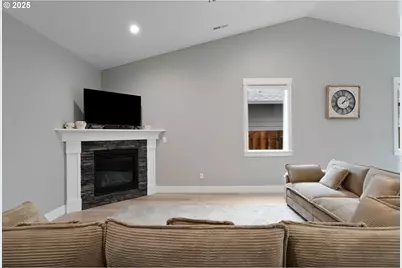 1025 Sassafras St, Independence, OR 97351 - Photo 7