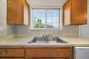 2523 E Main St, Cottage Grove, OR 97424 - Photo 11