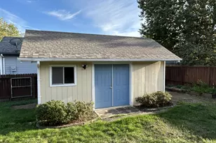 1202 E 2nd Ave, Sutherlin, OR 97479 - Photo 23