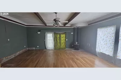 376 10th Ave, Coos Bay, OR 97420 - Photo 11