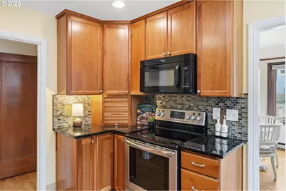 1910 Harney St, Vancouver, WA 98660 - Photo 17