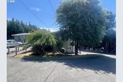 2645 N 16th Ct, Coos Bay, OR 97420 - Photo 3