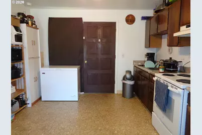 2645 N 16th Ct, Coos Bay, OR 97420 - Photo 13