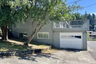 2645 N 16th Ct, Coos Bay, OR 97420 - Photo 5