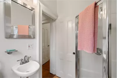 1021 SE 37th Ave, Portland, OR 97214 - Photo 17