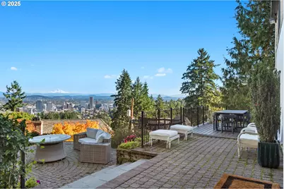 2933 SW Fairview Blvd, Portland, OR 97205 - Photo 3