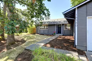 16380 SE Sterling Cir, Milwaukie, OR 97267 - Photo 3