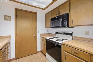 1986 SW Tamarack St, McMinnville, OR 97128 - Photo 9