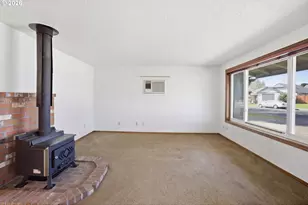 1986 SW Tamarack St, McMinnville, OR 97128 - Photo 13