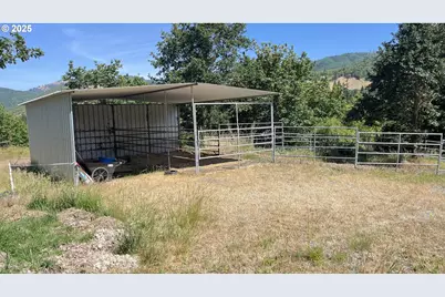 2157 Ferguson Ln, Days Creek, OR 97429 - Photo 17