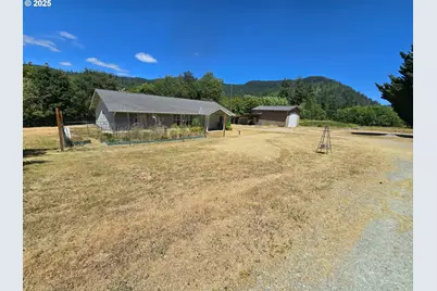 2157 Ferguson Ln, Days Creek, OR 97429 - Photo 11