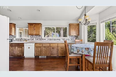 18484 Carpenterville Rd, Brookings, OR 97415 - Photo 13