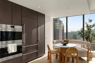 550 SW 10th Ave, Portland, OR 97205 - Photo 11