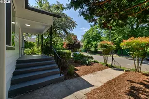 6302 N Kerby Ave, Portland, OR 97217 - Photo 3