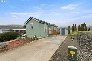 119 Oak Leaf Ln, Winston, OR 97496 - Photo 3