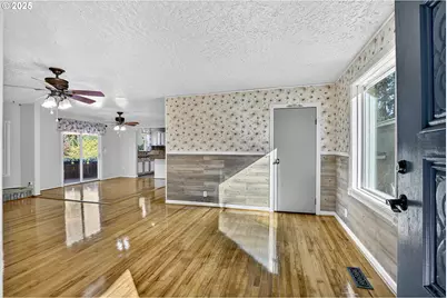 625 NE 6th Ave, Estacada, OR 97023 - Photo 5