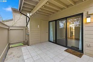 2001 Lake Isle Terrace, Eugene, OR 97401 - Photo 27