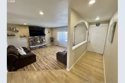 825 W Division Ave, Hermiston, OR 97838 - Photo 3