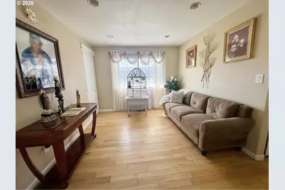 825 W Division Ave, Hermiston, OR 97838 - Photo 7