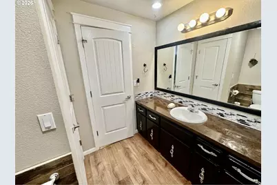 825 W Division Ave, Hermiston, OR 97838 - Photo 13