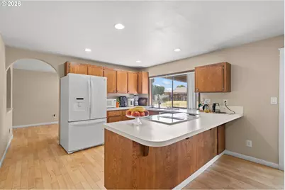 825 W Division Ave, Hermiston, OR 97838 - Photo 17