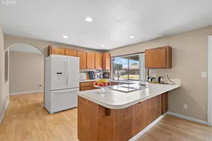 825 W Division Ave, Hermiston, OR 97838 - Photo 17