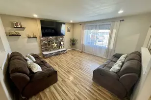 825 W Division Ave, Hermiston, OR 97838 - Photo 3