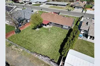 825 W Division Ave, Hermiston, OR 97838 - Photo 17