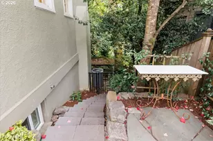 2352 SW Market St Dr, Portland, OR 97201 - Photo 43