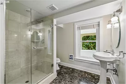 2352 SW Market Street Dr, Portland, OR 97201 - Photo 37