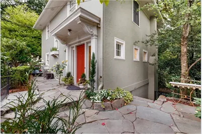 2352 SW Market Street Dr, Portland, OR 97201 - Photo 3
