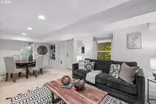 2352 SW Market St Dr, Portland, OR 97201 - Photo 35