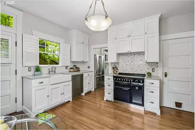 2352 SW Market Street Dr, Portland, OR 97201 - Photo 19